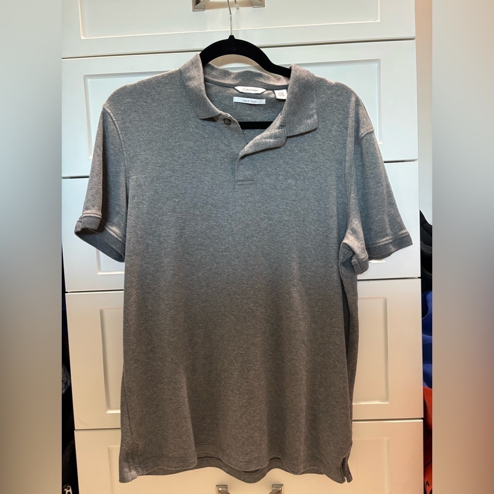 Calvin Klein Men’s Liquid Touch Gray Polo Short Sleeve Shirt Size M